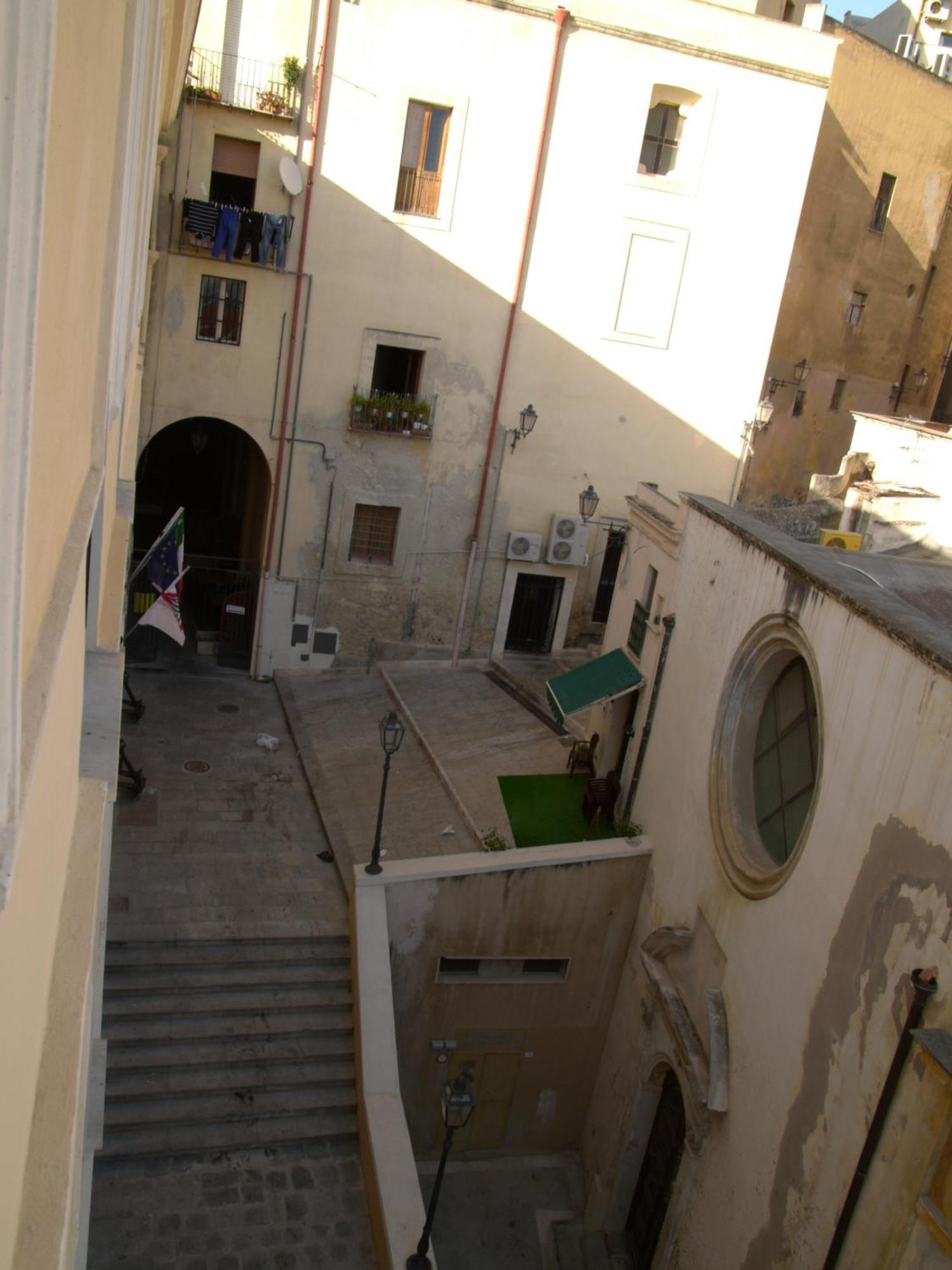 Hostel Marina Cagliari Eksteriør billede